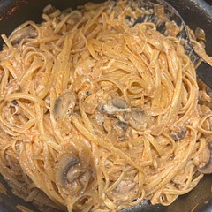 So good! Should’ve saved more pasta water because it ended up being a thick sauce but still delicious. Next time I’ll add even more mushrooms!
