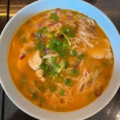 Delicious! I used precooked chicken for convenience and it was so quick and tasty. I swapped the pepper for some cabbage (personal preference). Would definitely make again! :)