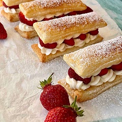 Strawberry Cheesecake Puffs 