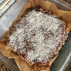 2nd time making these and this time decided to free style a little by spreading a thin layer of Nutella over and sprinkling some unsweetened shredded coconut on top. 🤞🤞🤞