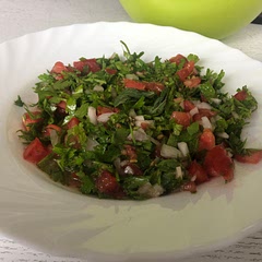 I’ve been craving Tabouleh and having it for breakfast for the past 3days 🥹! Mattia definitely has a great recipe! (Only thing I changed is add less bulgur and just rinsed them a bit)