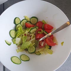 Habe noch zusätzlich Olivenöl und Wasser hinzu gemischt und statt normalem Salz Kräutersalz verwendet.