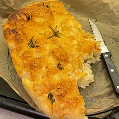 Great focaccia recipe! Of course, we didn't wait to take a nice pic. I have done it today and I'm going to repeat it next Tuesday. Thanks for sharing this great recipe 😊