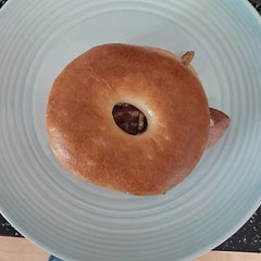 I used a bagel instead of bread, the combination of everything is amazing 👏. 
Definitely a good recipe for me. 😊
