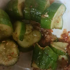 Add a little bit of light soy sauce and one tsp of rice vinger also add black pepper and salt to give taste 