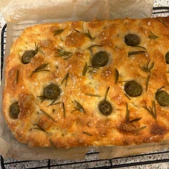 My first effort turned out spectacularly! The video was really helpful to gauge what to do & how the dough should look at each step. Can’t wait to try some different kinds of toppings.