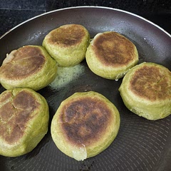 Super  😋. I did with baking soda instead of yeast. It was nice 👍