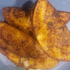 There's no mention on tomatoes or chipotle peppers in the ingredients list but they are mentioned in the instructions, so I used a handful of grape tomatoes + 2 tsp chipotle peppers. At the end of day these tacos were very flavorful and great tasting, I'll be making them again