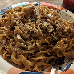 Used egg noodles, topped with red pepper flakes. Absolutely delicious! Just reduce final cook time for egg noodles. 