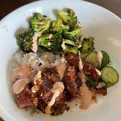 Delicious meal! Can’t beat the ease of only using one sheet pan. Made 3 servings for us so double up if you have more than 3 eating or want leftovers