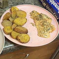 Served with Roasted Potatoes as a side, 10/10 sweet sauce from the Sherry writing down the sauce recipe absolutely 🤯 little long to cook but worth it