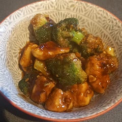 Absolutely delicious and super easy!! I agree with everyone else though; DOUBLE THE SAUCE. I'm barely even an amateur cook and this was my favourite recipe I've made so far. Will definitely make again. 