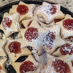 Easy bake but a little too doughy for my taste, everyone else thought it was good.