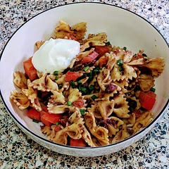 Good base recipe, will probably play around next time and add corn/peppers/etc. Kept well in the fridge but def need salsa added to it as it does get a little dry