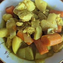 Il y a dû y avoir qqch que nous n'avons pas fait correctement, car le rendu n'était vraiment pas comme sur la photo! Il y avait trop de curry aussi...
