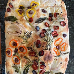 Made it on a cookie sheet.  Excellent.  Food art by my friend Cori.