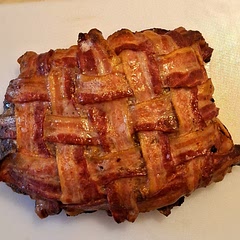 This meatloaf came out so moist and delicious. I decided to wrap mine in bacon blanket. 🥓 Paired well with some lemon pepper green beans. Can't wait for tomorrow's meatloaf sandwiches. 