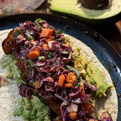 Served with coleslaw and avocado in a tortilla 👌🏻