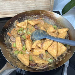 Added tofu, aubergine, king oyster mushrooms and choy sum. Served with jasmine rice. Tasty and not too spicy