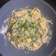 Made this with my own twist to it: I added chicken, fresh spinach, and mushrooms. I also put more garlic than was suggested.

It was soooooo good! Definitely recommend!