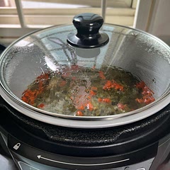 Flavourful, tender meats
Using ninja foodi pressure cook. 1hr on hi, release immediate.
Addition : knorr chicken cube, goji berries, small dried scallop, 2 chicken feet
Replaced daikon with 1 carrot. 1 honeydate
Skip ginger when blanching