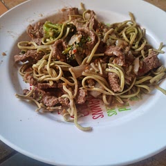 I made it again tonight and added spinach noodles