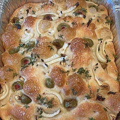 Absolutely delicious. I cooked it for 30 min. I would have cooked it for longer. More toppings.