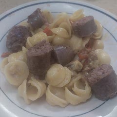 As a South African I had to go ahead and add my boerwors. Did not quite figure out how to make the blend saucy but the combination of ingredients certainly tastes stellar. I did also add mushrooms and some coconut milk to bring it together for the family.