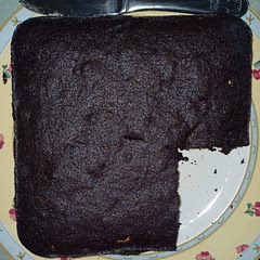 Very easy and tasty. Camera made it look super dark not sure why haha
I added some chopped caramilk chocolate, turned out great