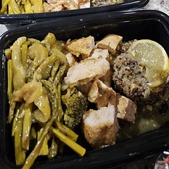 Very good recipe!!! I just put everything in a pan and baked it... was to busy... but came out great. I used quinoa instead of rice 🍚 