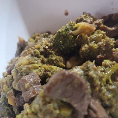 Steaming the broccoli in the Insta pot was kind of a pain for some reason but everything else was perfect. I love that the red peppers give it a bit of a kick!