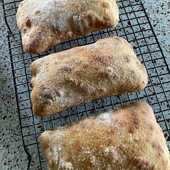 I made this using their sourdough starter recipe instead of the yeasted version. Excellent result…delicious👌
