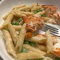 Most excellent use of fresh peas from the garden in lieu of frozen peas. Served with a simple skillet baked salmon and squeeze of lemon. 💕