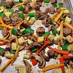 Fresh and delish 😋  I added mushrooms and seasoned with paprika, Italian seasoning, and salt and pepper.  Will make again!