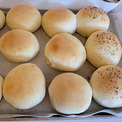Quick and easy, perfect for hamburgers. Wa able to freeze extras with no issues.