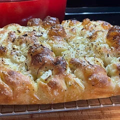 Absolutely perfect, best bread I’ve ever made. Spring onion, Feta and Chilli. Served with homemade Minestrone. Thank you so much for sharing something so simple but so life affirming 😊