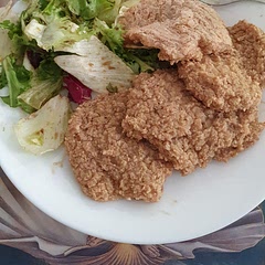 Sono buonissimi! È incredibile quanto sia facile questa ricetta, hanno un sapore veramente delicato e gradevole. Io a casa avevo soltanto la quinoa chiara. Pronti in una ventina di minuti (senza contare la cottura della quinoa)