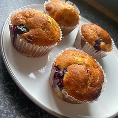 I really enjoyed these muffins! Next time I will add more blueberry’s but or 60 cals these were so nice!!

Tip:
Spray muffin cases with 1 cal spray to avoid sticking!!