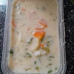 A lovely filling soup, definitely a go to especially if you love having cheese. All the flavour mix well together & would be perfect for anytime of the year. 