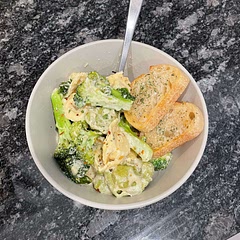 I wish there was more sauce… maybe I’ll add an extra half cup of cream next time.