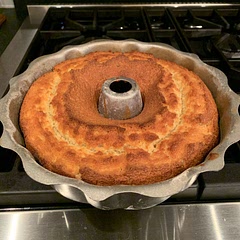 I substituted vanilla pudding mix with 2tbsp sugar, 2tbsp cornstarch and 1package vanilla sugar. I also omitted the nuts.