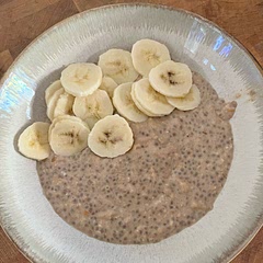 Overnight oats are always an easy go to for a quick and filling breakie. This was super tasty but I only had crunchy peanut butter and personally I wouldn’t recommend this unexpected crunch. Opt for smooth! Not overly sweet.