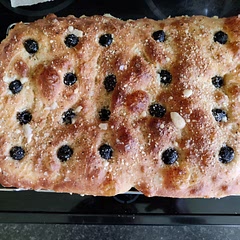 Lovely next day focaccia my wife love it. Ready to do again with different toppings 😁😜🤪