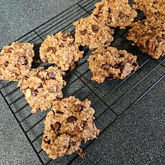 My 10 year old says these are delicious, awesome, yummy. You guys should definitely  try them. My response is they are super easy to make and great for a fast breakfast.