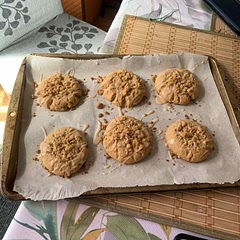 i loved the way they turned out! for some reason i had A LOT of streusel left at the end. anyways i loved them, they’re good to dip in chai if that’s what you fancy