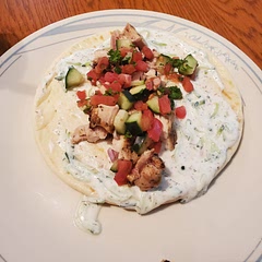 Pretty easy and amazing tzatziki sauce! 
