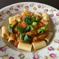 Good! I used rice cream and added spring onions and mushrooms. Next time: more zucchini in relation to the tomato.