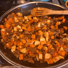 I didn’t have any walnuts but had sunflower seeds. That tasted great to me! This was easy to make and reheats well for a prepped meal all week!