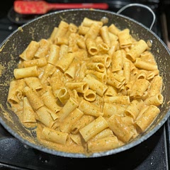 Nice, healthy recipe that fills you up well. Flavours are subtle, the fresh basil is important and I would recommend swapping the canned tomatoes out for fresh ones also!