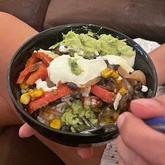 Made as a meal instead of meal prep. Omitted the turkey to make it vegetarian. Added an onion, some peppers, garlic and spring onion. Served with home-made guac, salsa, sour cream and shredded cheddar cheese.
Healthy and filling.
